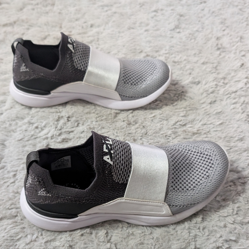 APL Techloom Bliss White, Gray And Black Women's Size 8